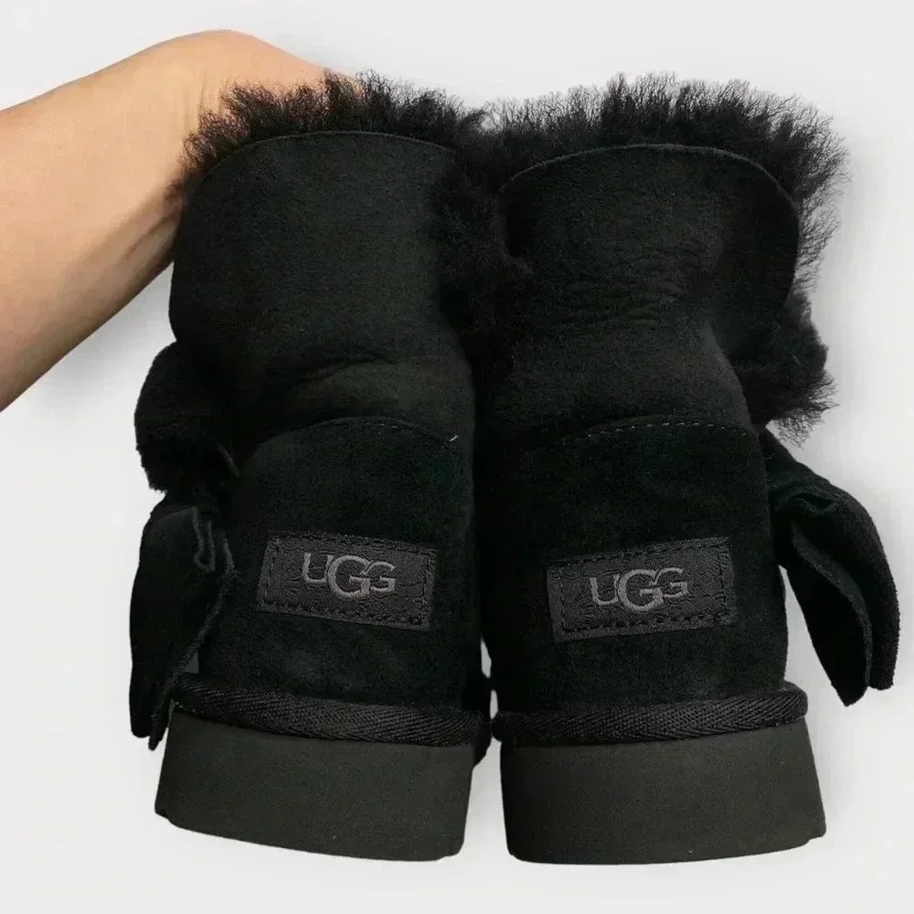 UGG womens black